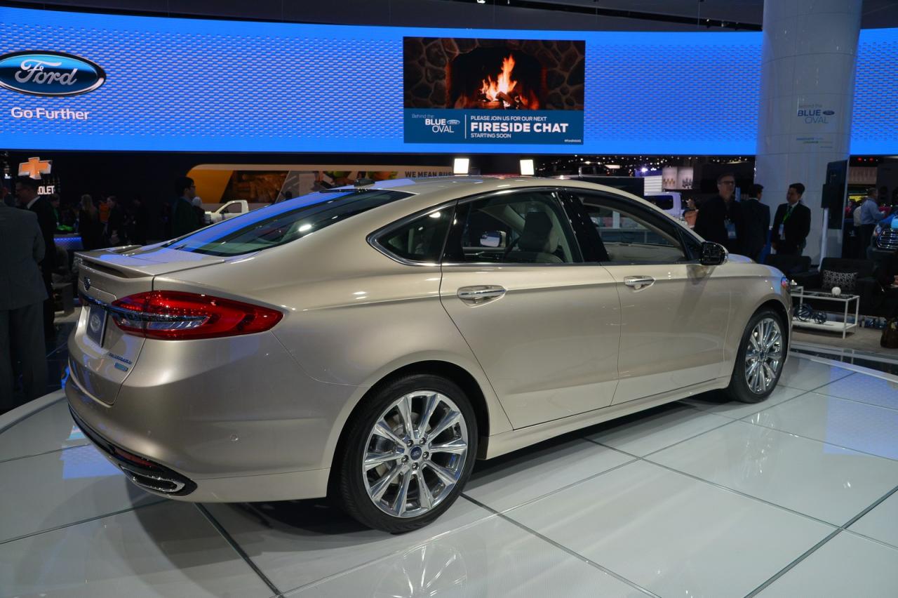 2017 Ford Fusion Naias Resim Galerisi