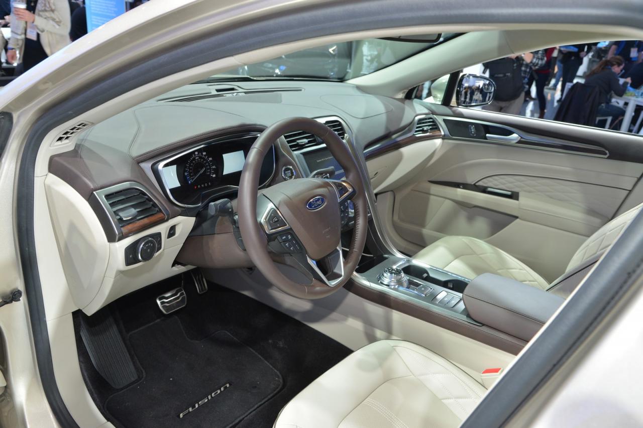 2017 Ford Fusion Naias Resim Galerisi