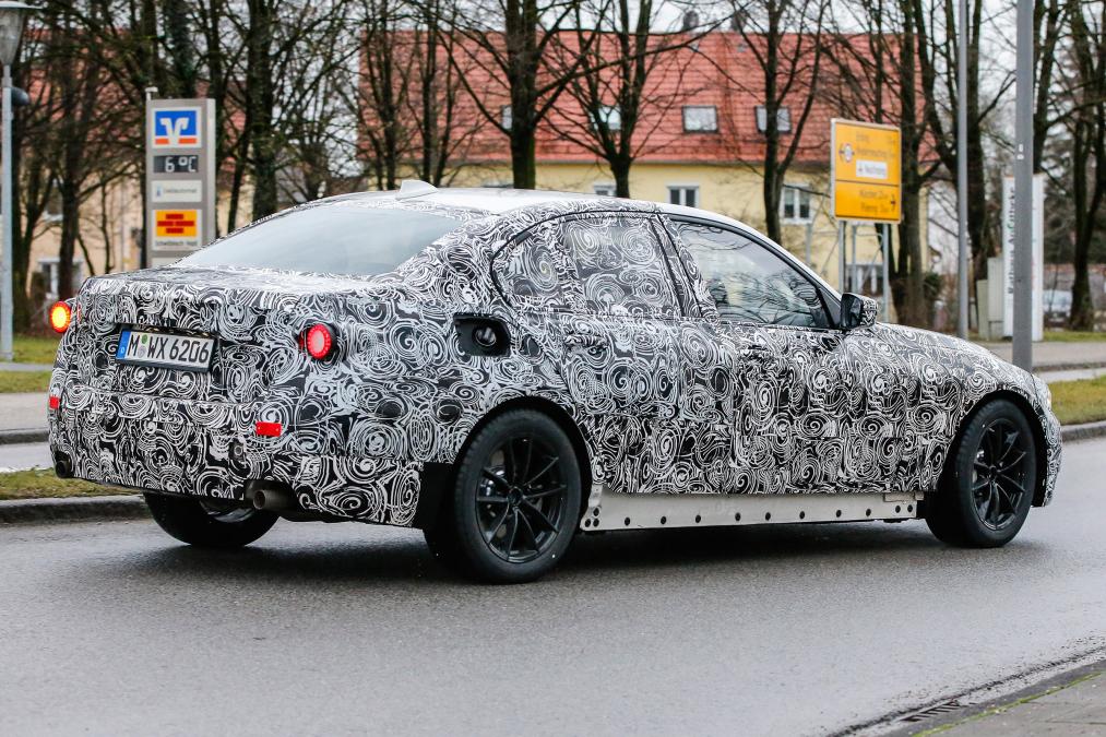 2018 BMW 3 Serisi ilk kamuflajl� resim galerisi
