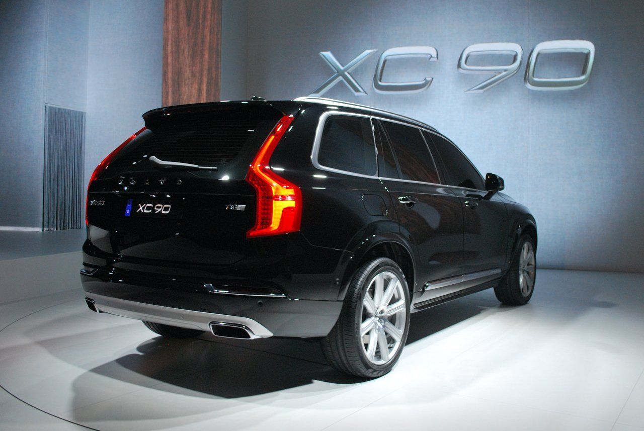 YEN 2015 VOLVO XC90'IN CANLI RESM GALERS
