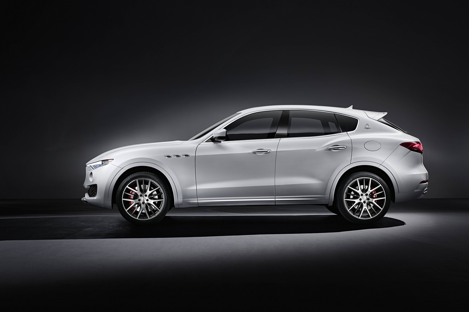 2016 Maserati Levante SUV Resim Galerisi