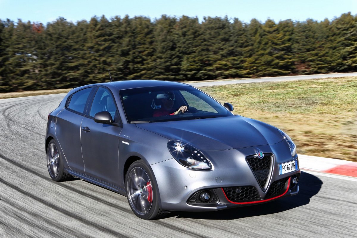 2016 Makyajl� Alfa Romeo Giulietta Detayl� Resim Galerisi