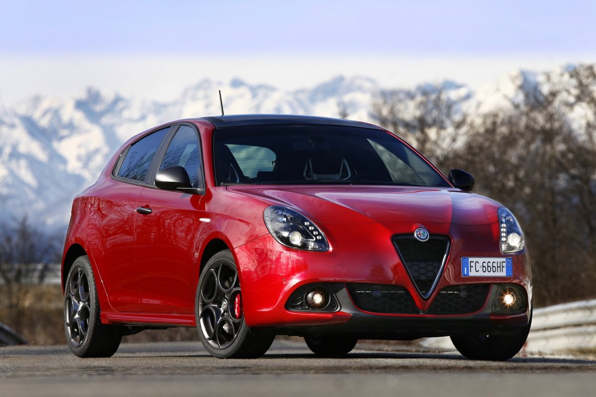 2016 Makyajl� Alfa Romeo Giulietta Detayl� Resim Galerisi