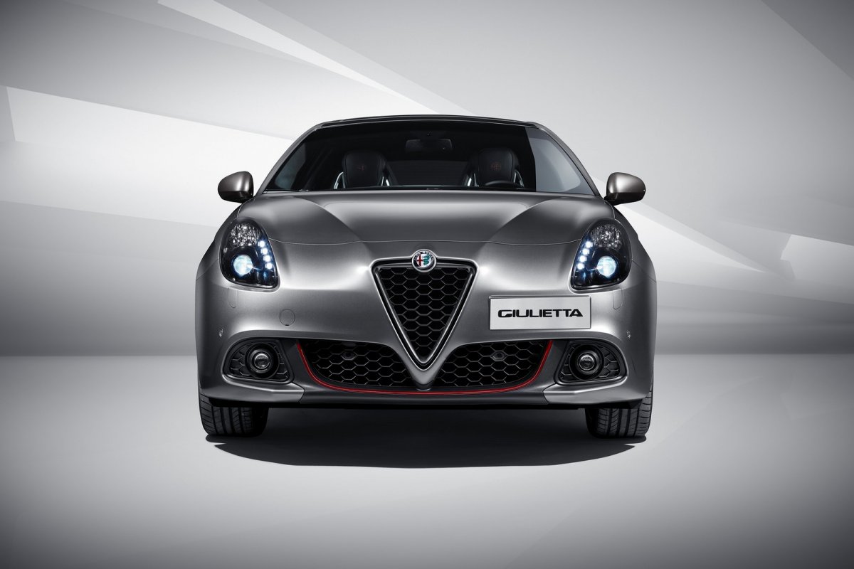 2016 Makyajl� Alfa Romeo Giulietta Detayl� Resim Galerisi