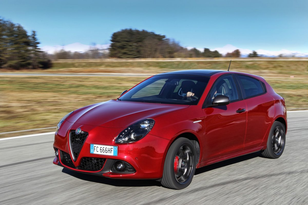 2016 Makyajl� Alfa Romeo Giulietta Detayl� Resim Galerisi