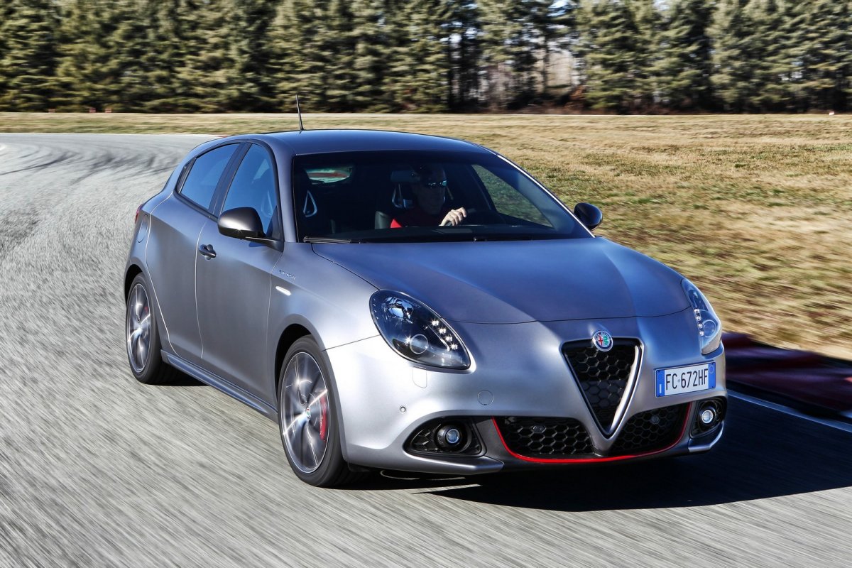 2016 Makyajl� Alfa Romeo Giulietta Detayl� Resim Galerisi