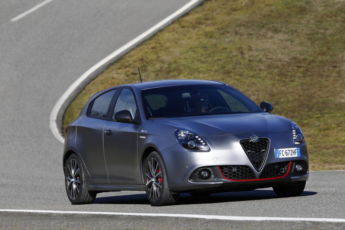 2016 Makyajl� Alfa Romeo Giulietta Detayl� Resim Galerisi