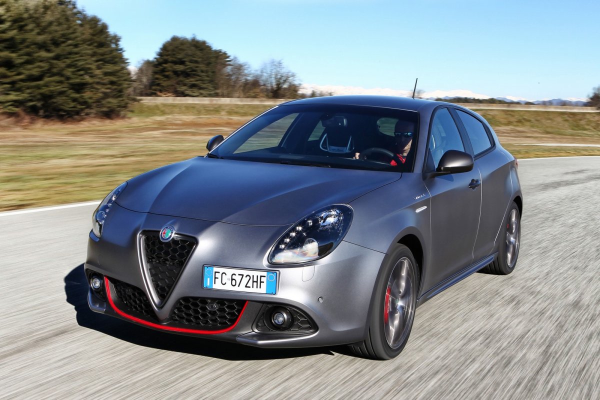 2016 Makyajl� Alfa Romeo Giulietta Detayl� Resim Galerisi