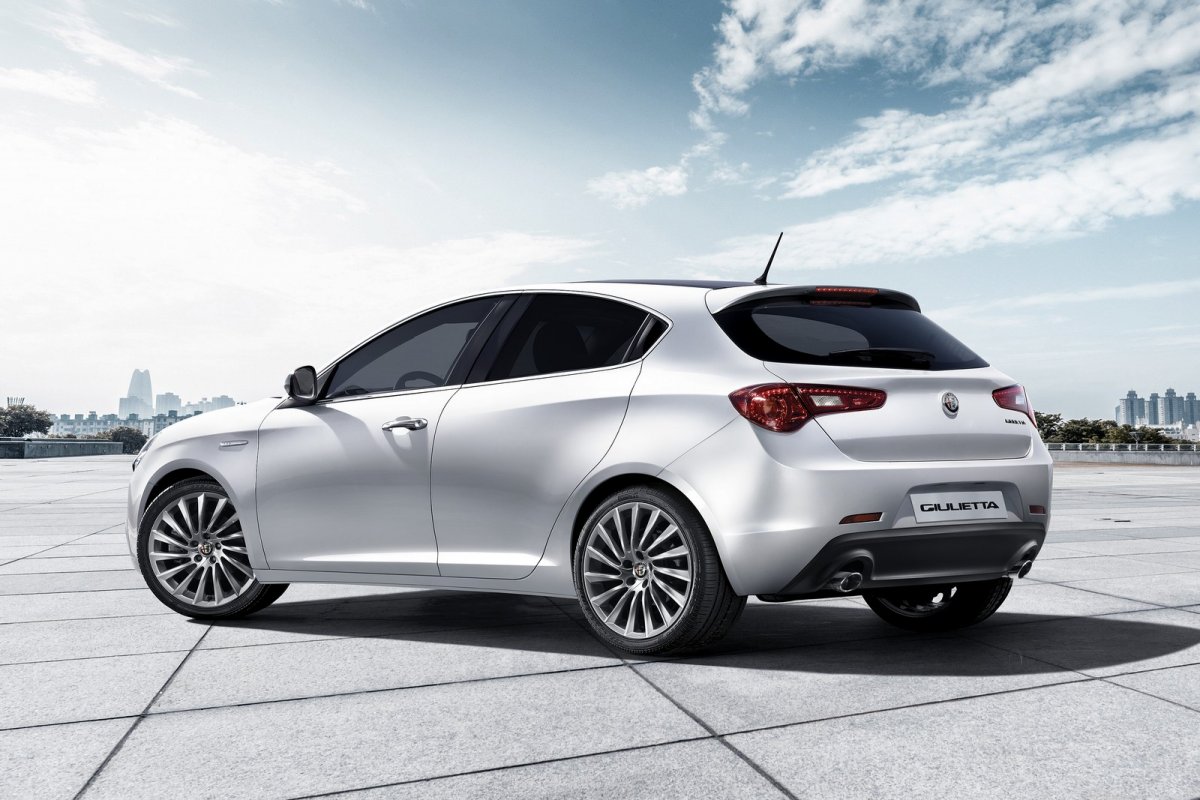 2016 Makyajl� Alfa Romeo Giulietta Detayl� Resim Galerisi