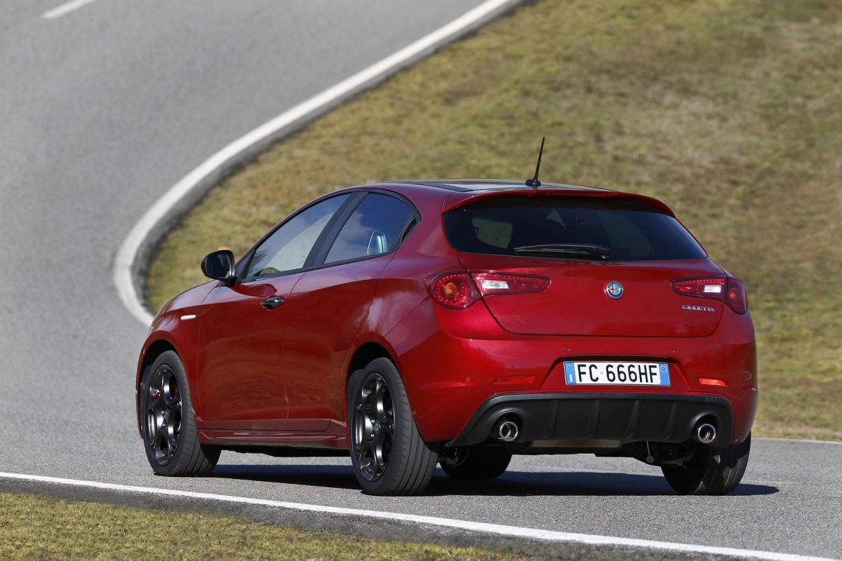 2016 Makyajl� Alfa Romeo Giulietta Detayl� Resim Galerisi