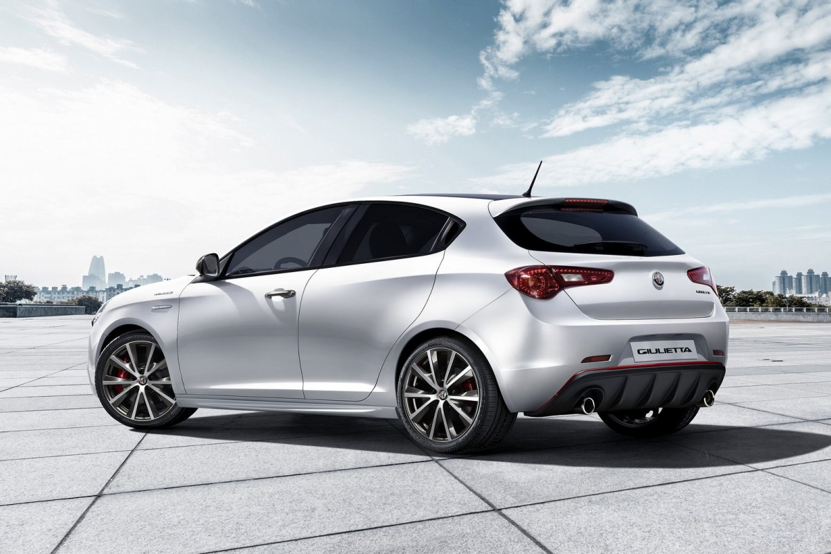 2016 Makyajl� Alfa Romeo Giulietta Detayl� Resim Galerisi