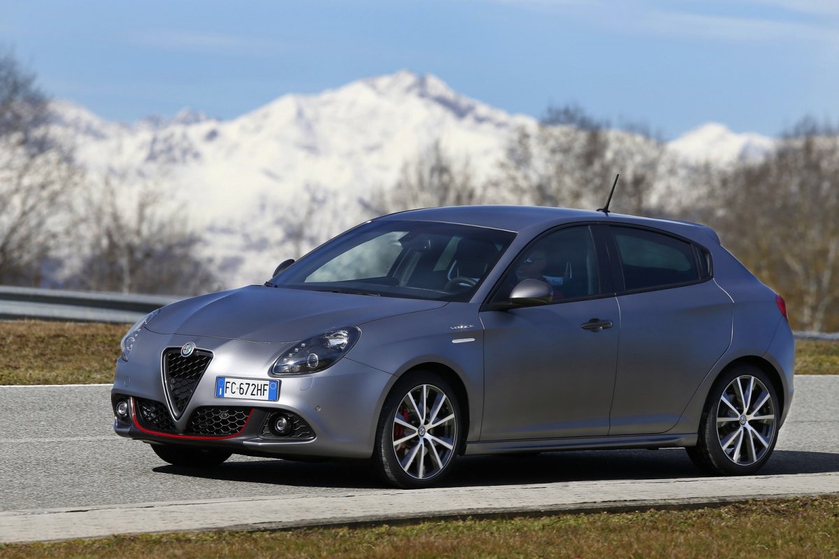 2016 Makyajl� Alfa Romeo Giulietta Detayl� Resim Galerisi