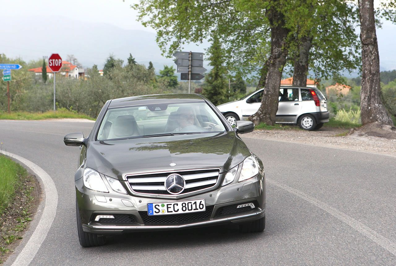 MERCEDES E COUPE (2010) GALER