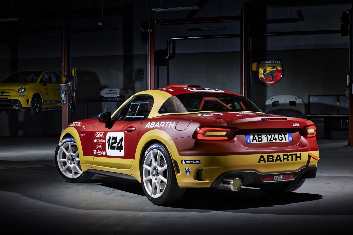 Abarth 124 Spider resim galerisi