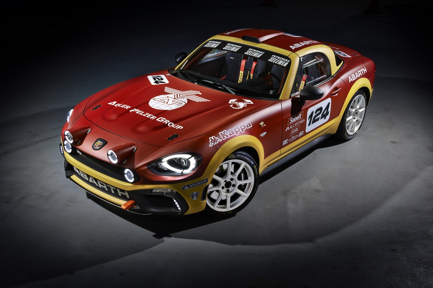 Abarth 124 Spider resim galerisi