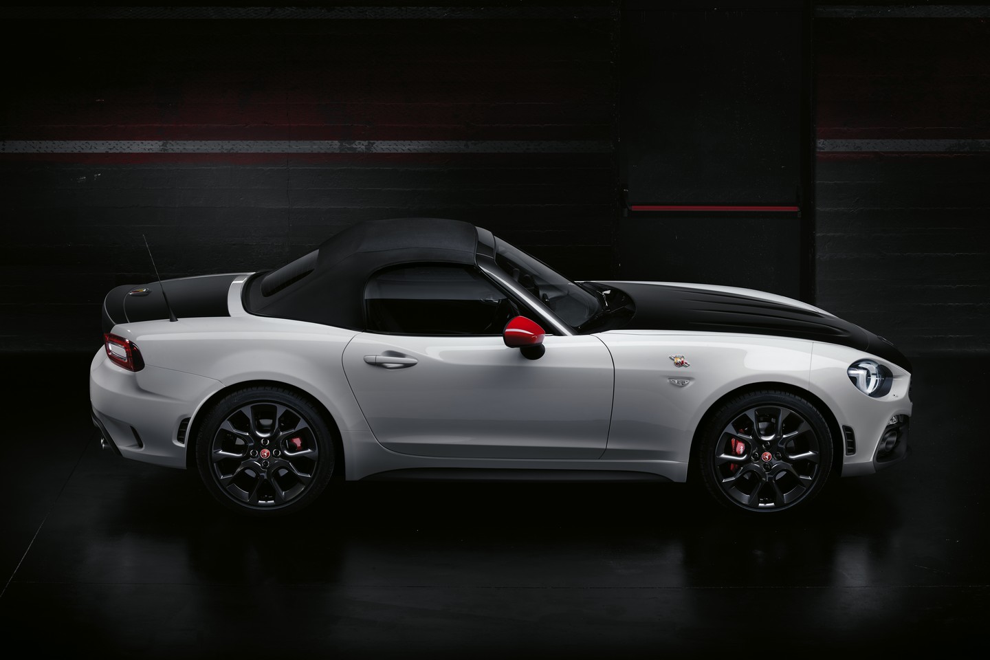Abarth 124 Spider resim galerisi