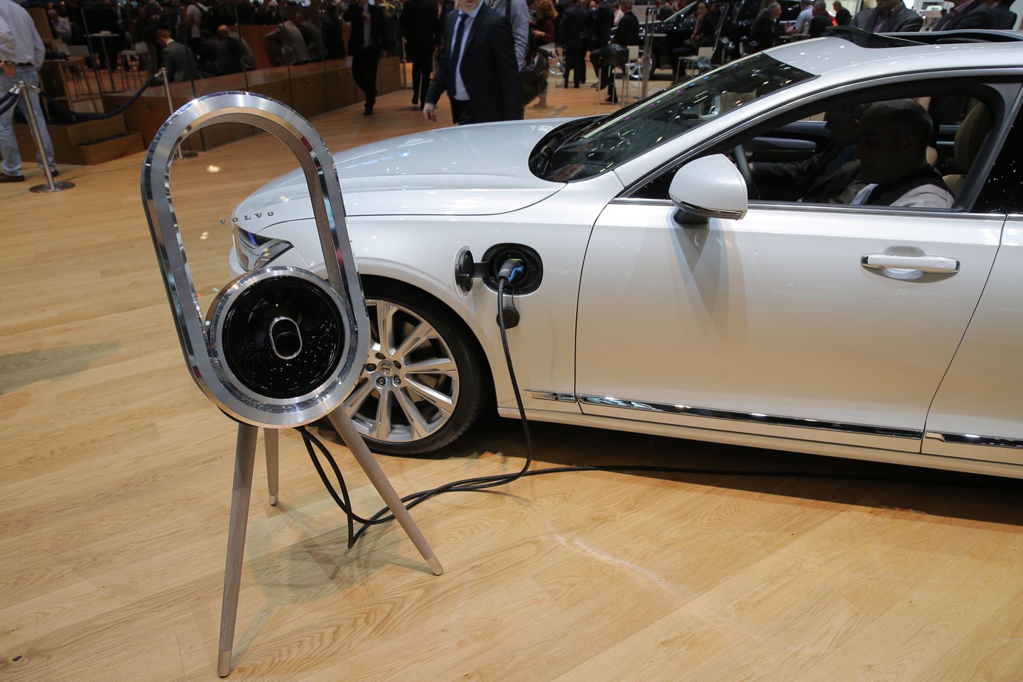 Cenevre Motor Show Volvo S90 T8 galerisi