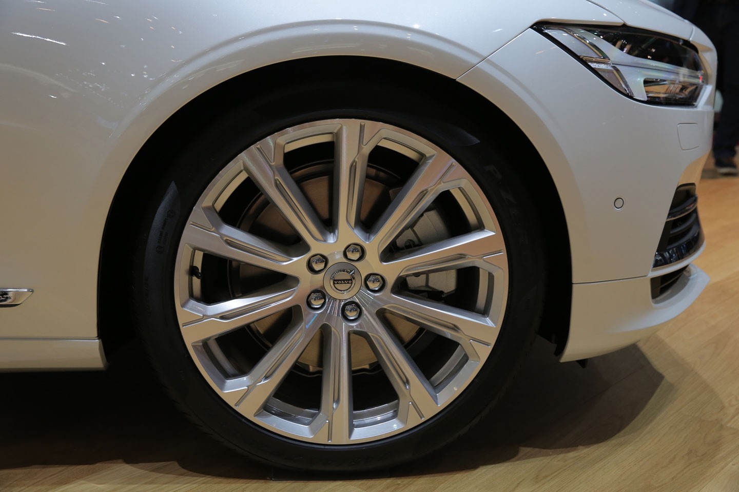 Cenevre Motor Show Volvo S90 T8 galerisi