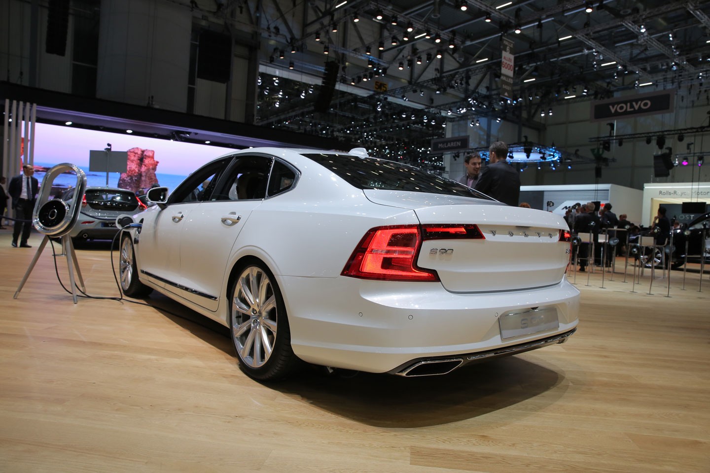 Cenevre Motor Show Volvo S90 T8 galerisi