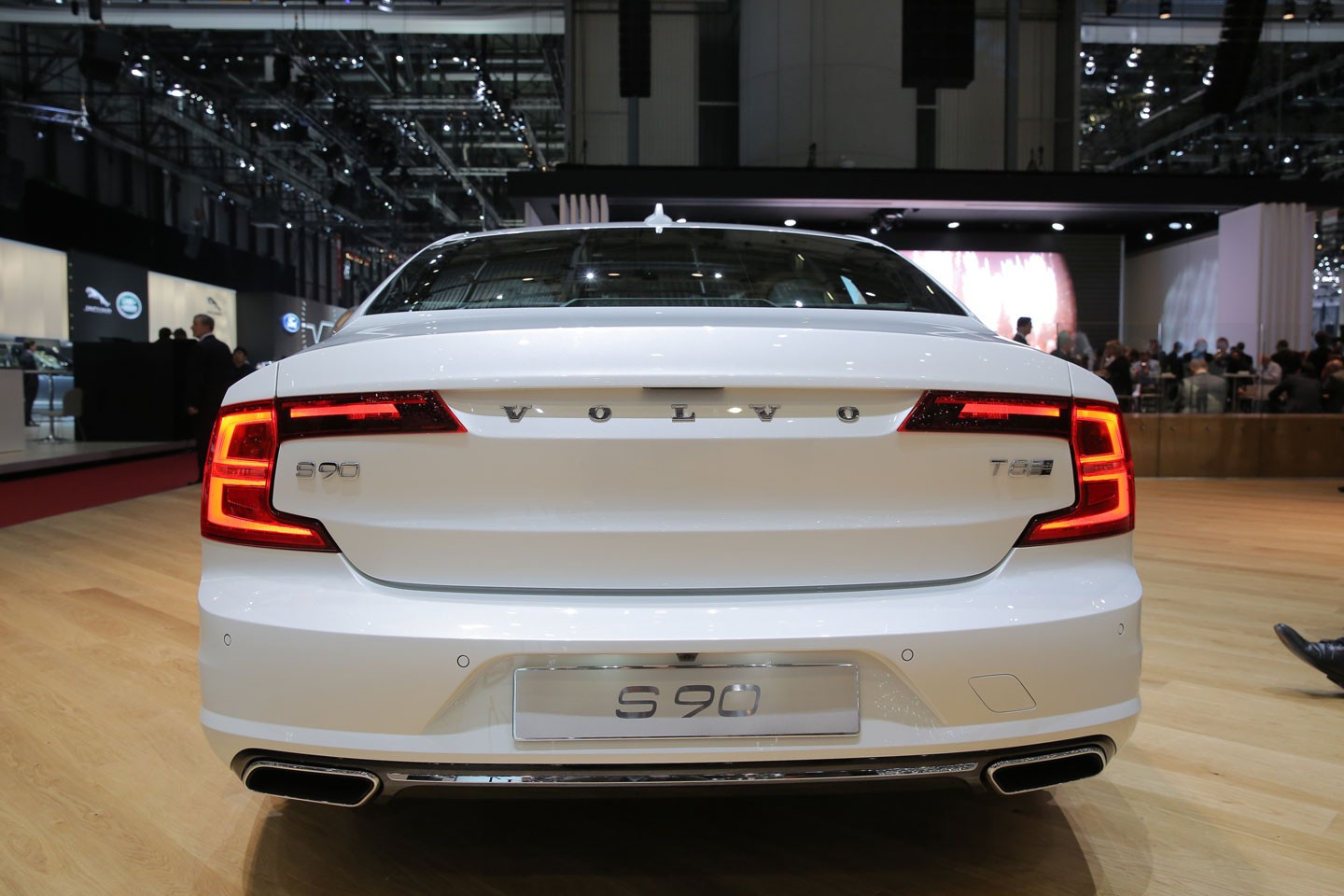 Cenevre Motor Show Volvo S90 T8 galerisi
