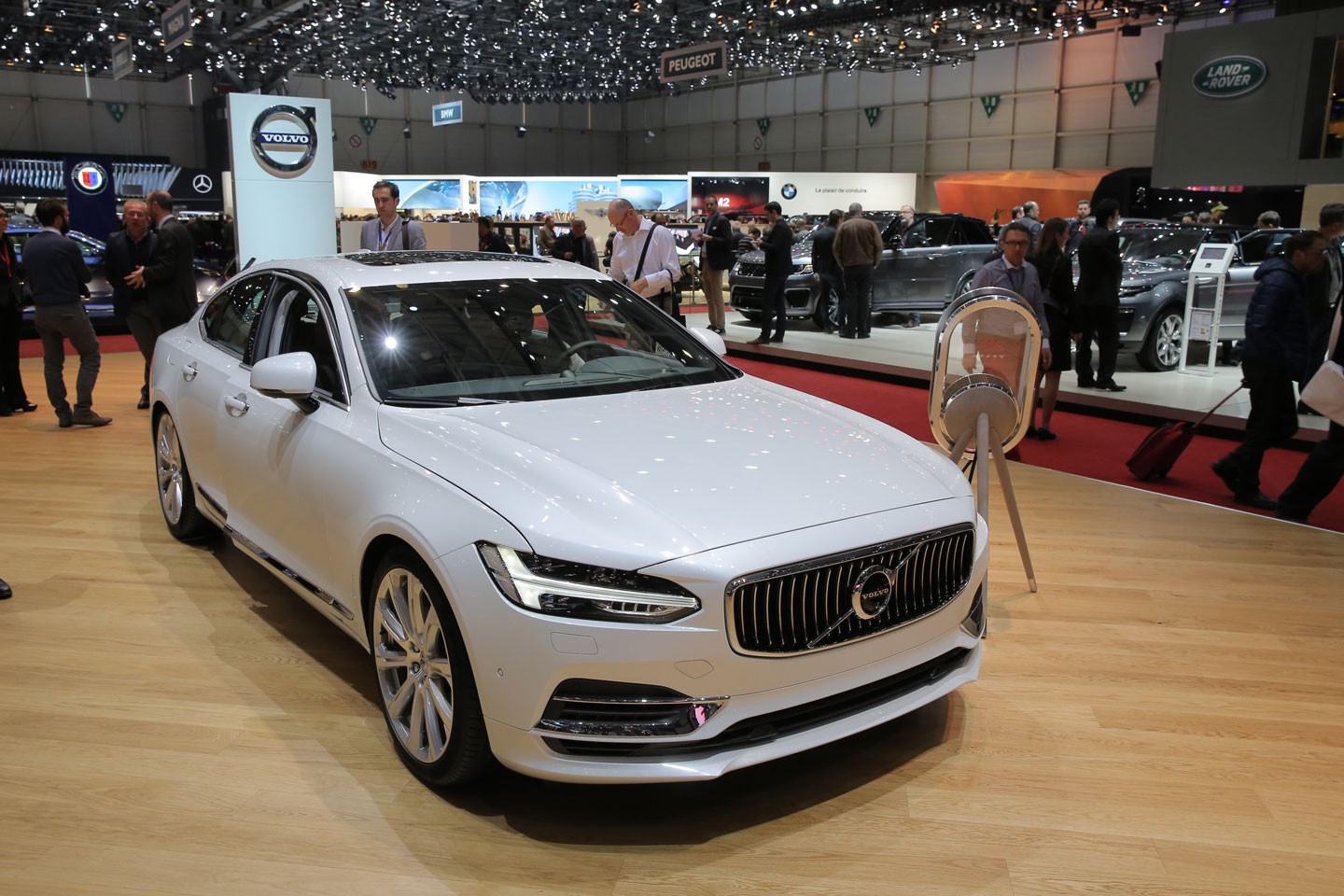 Cenevre Motor Show Volvo S90 T8 galerisi