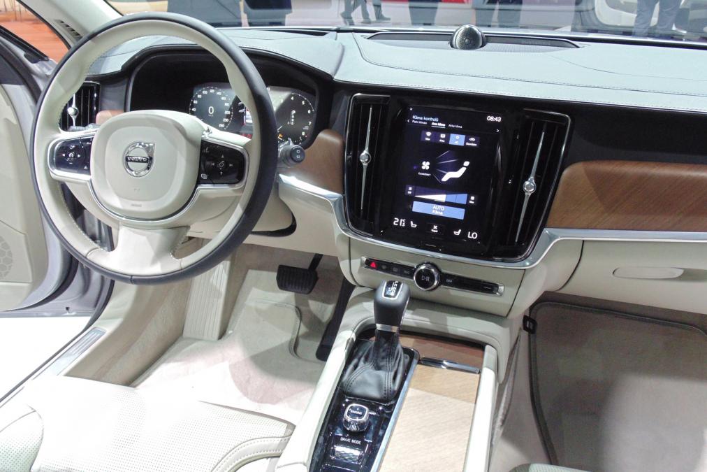 Cenevre Motor Show 2016 Volvo V90 galerisi