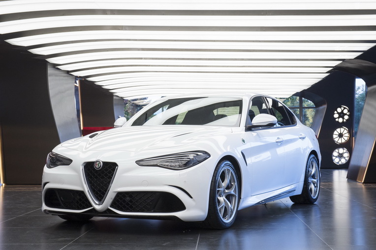 Cenevre Motor Show Alfa Romeo Giulia galeri