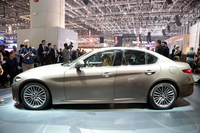 Cenevre Motor Show Alfa Romeo Giulia galeri