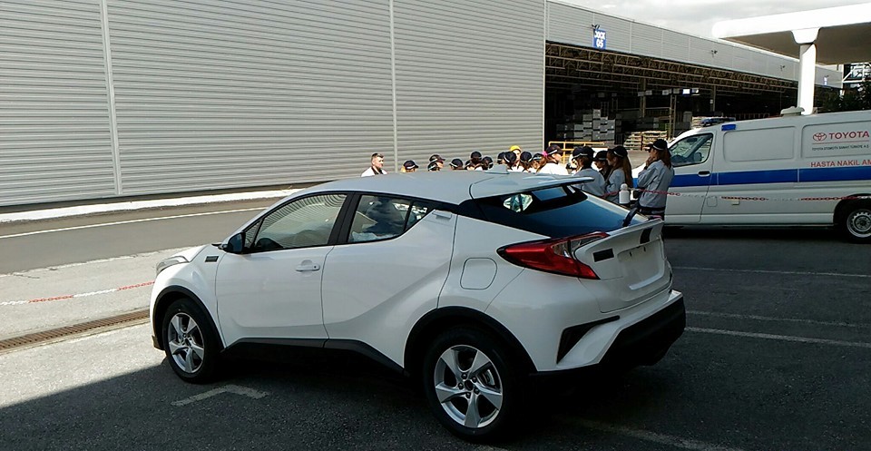 Toyota C-HR �lk �retim Resim Galerisi