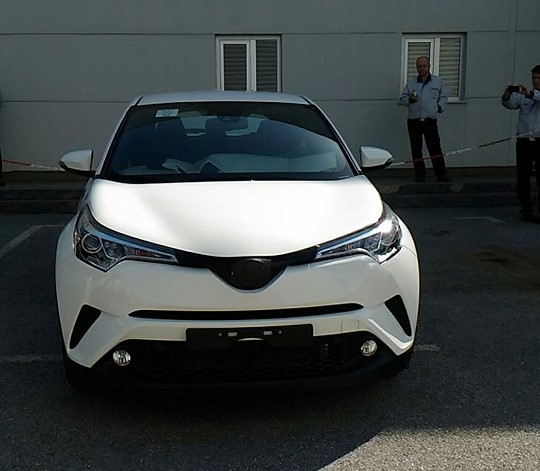 Toyota C-HR �lk �retim Resim Galerisi