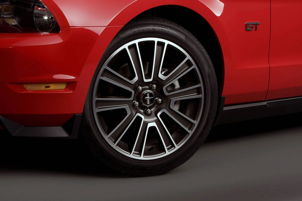 FORD MUSTANG (2010) GALER