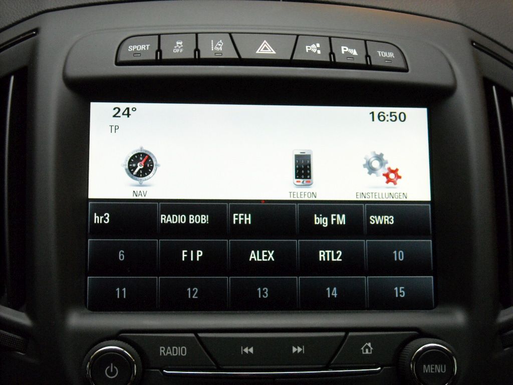 YEN MAKYAJLI OPEL NSGNA  MEKAN RESMLER