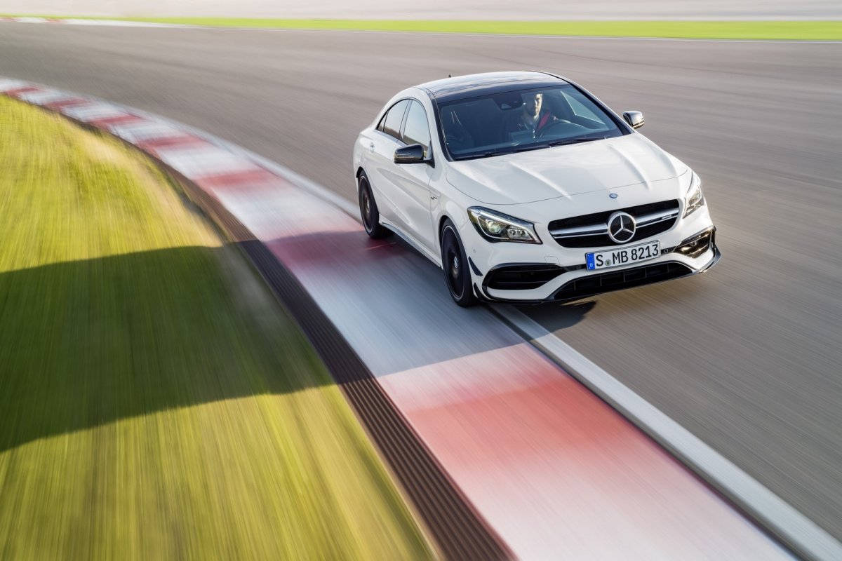 2016 Makyajl� Mercedes CLA ve CLA Shooting Brake Resim Galerisi
