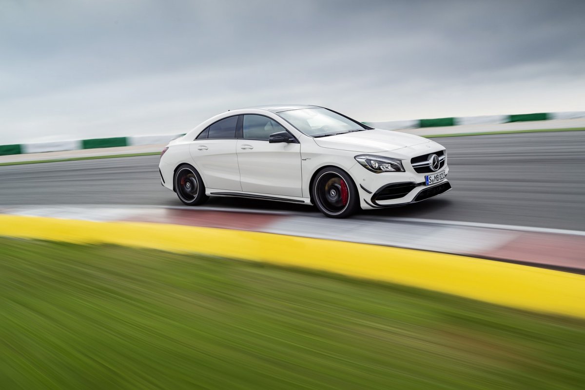 2016 Makyajl� Mercedes CLA ve CLA Shooting Brake Resim Galerisi