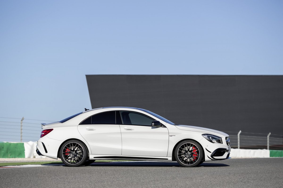 2016 Makyajl� Mercedes CLA ve CLA Shooting Brake Resim Galerisi