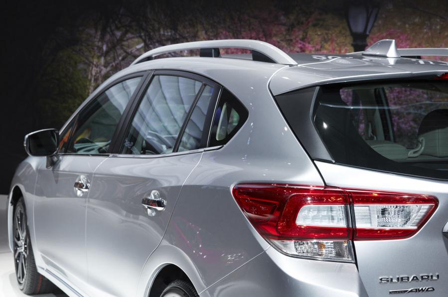 2017 Subaru Impreza Hatchback �lk Resim Galerisi 