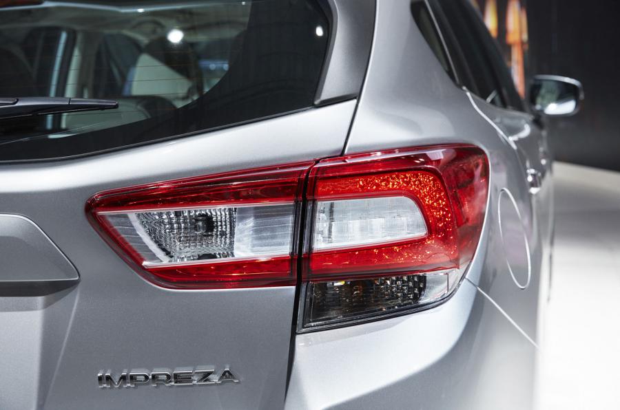 2017 Subaru Impreza Hatchback �lk Resim Galerisi 