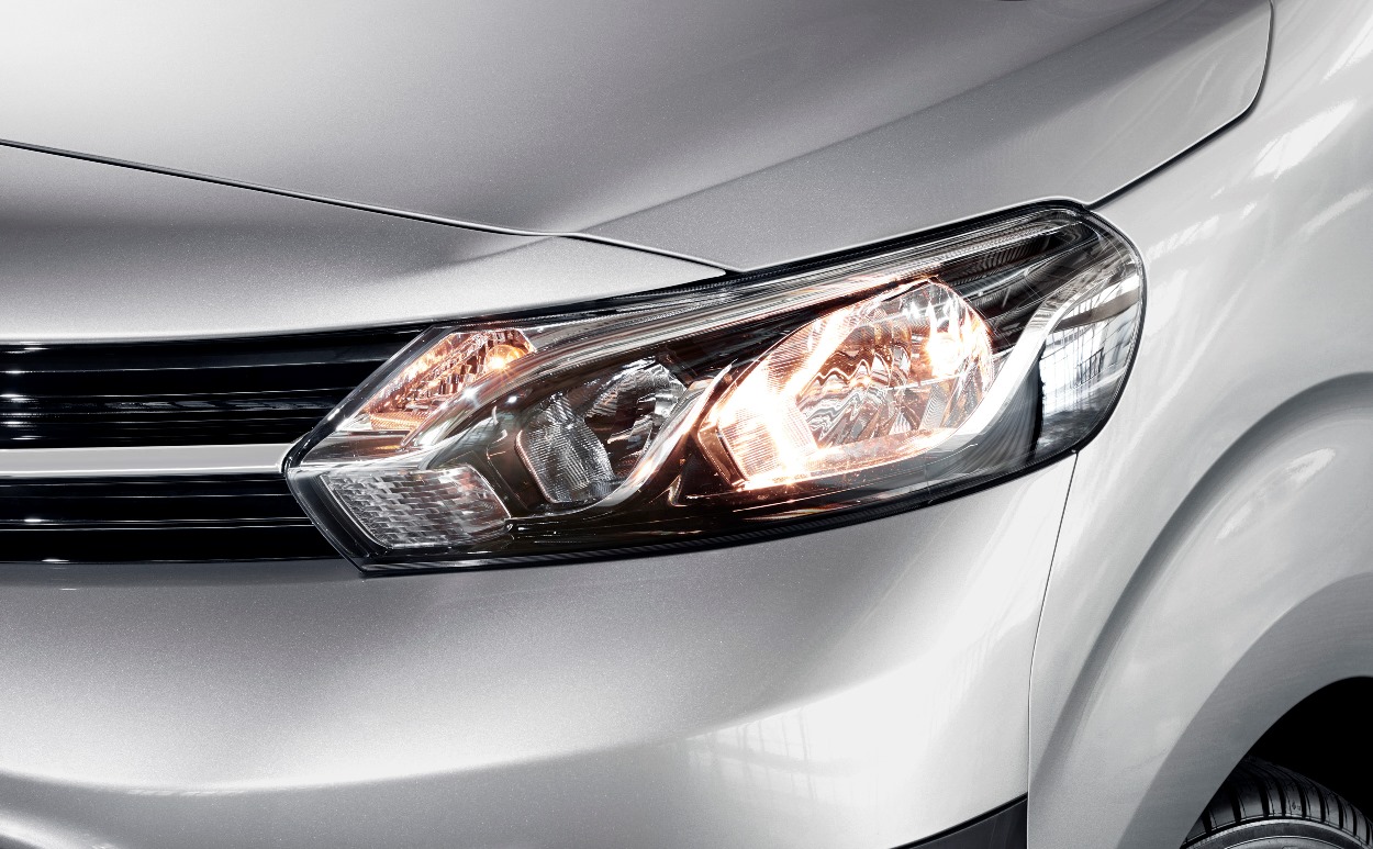 Yeni Toyota Proace Van 2016