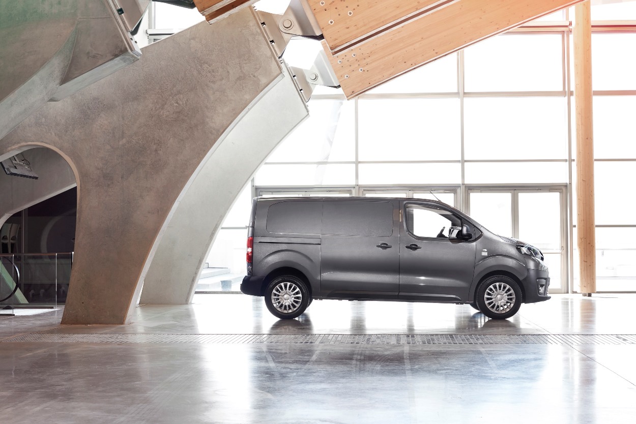 Yeni Toyota Proace Van 2016