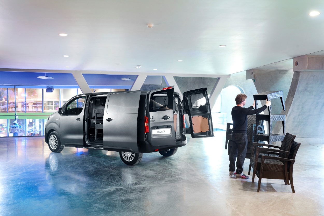 Yeni Toyota Proace Van 2016