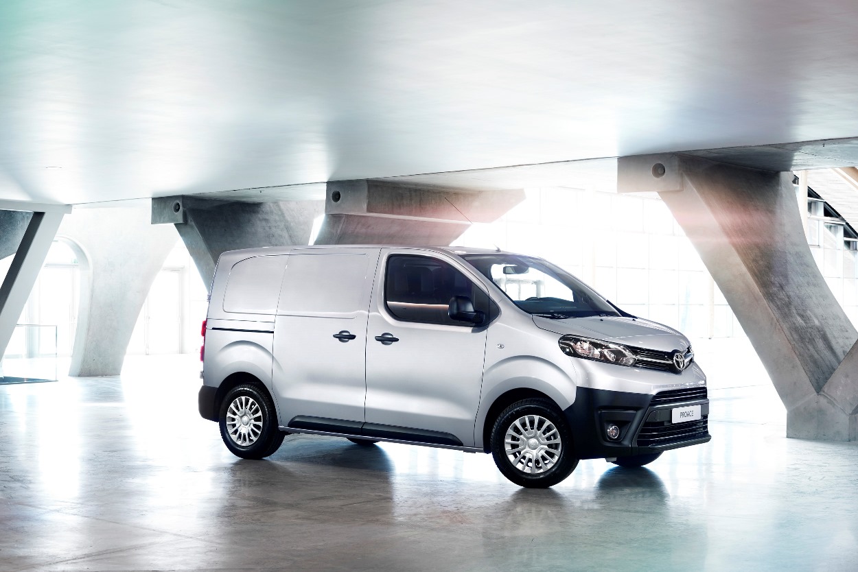 Yeni Toyota Proace Van 2016
