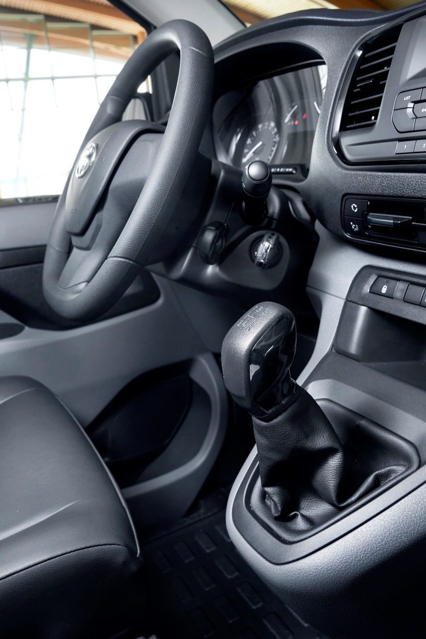 Yeni Toyota Proace Van 2016