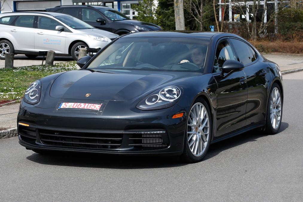 2016 Porsche Panamera �n Prototip Resim Galerisi