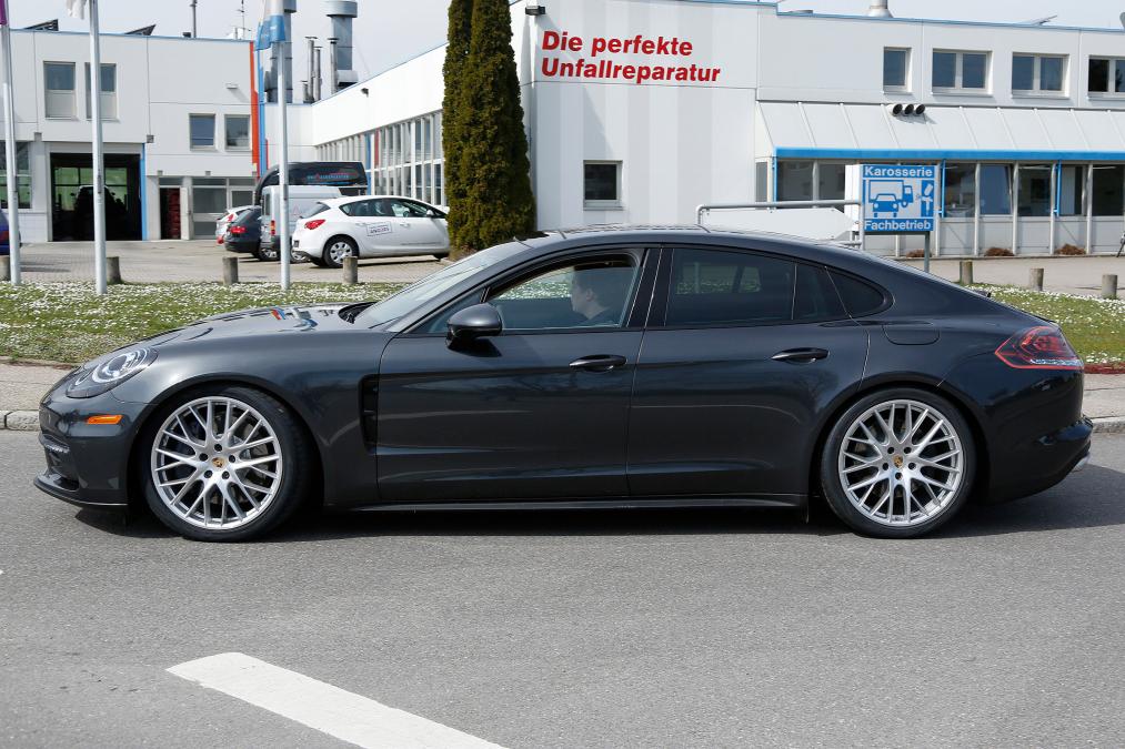 2016 Porsche Panamera �n Prototip Resim Galerisi