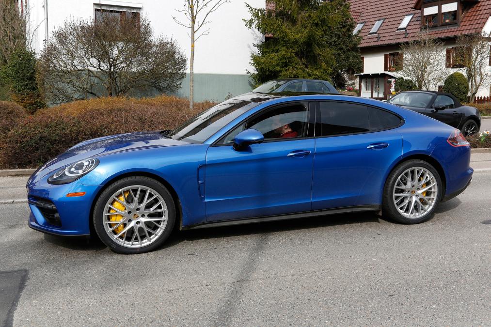 2016 Porsche Panamera �n Prototip Resim Galerisi