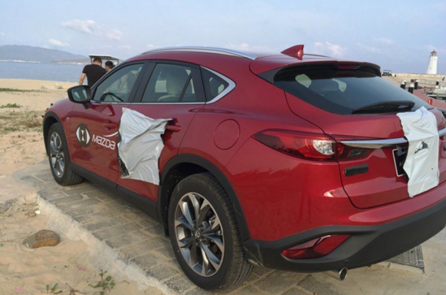 Yeni Mazda CX-4 Yollara ��k�yor Resim Galerisi