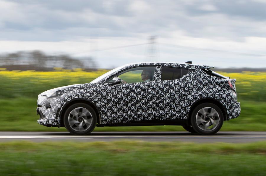 Yeni Toyota C-HR resim galerisi