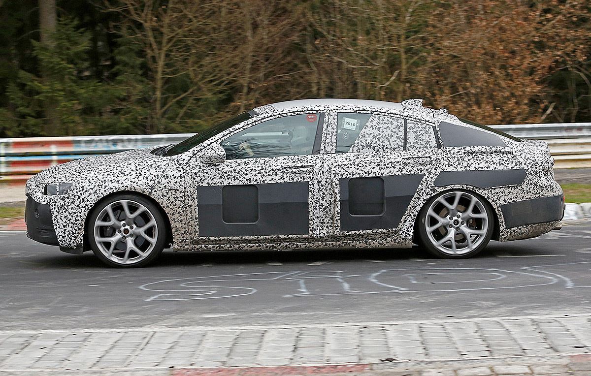 2017 Opel Insignia kamuflajl� g�r�nt�s�n�n galerisi