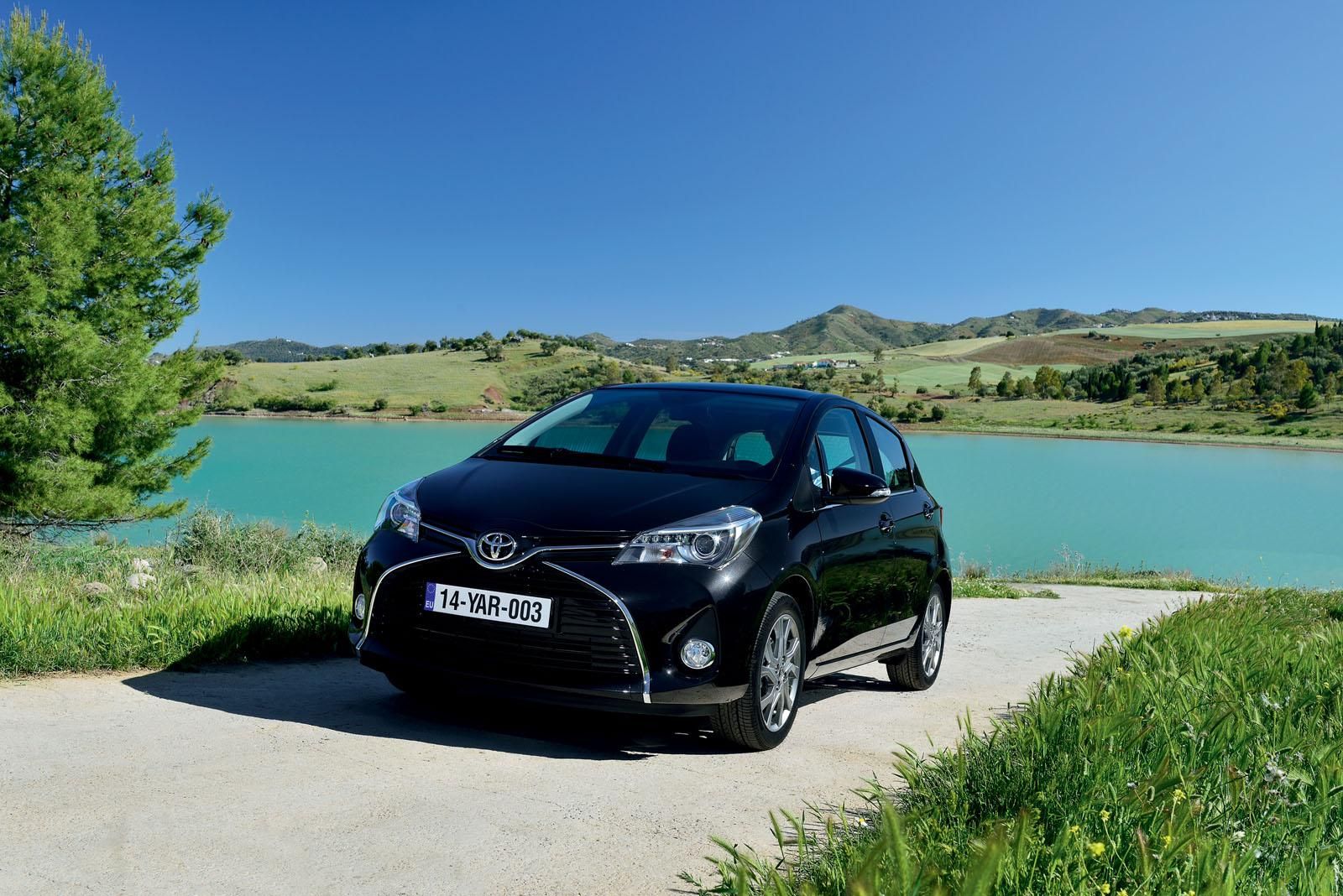 YEN 2015 MAKYAJLI TOYOTA YARS DETAYLI RESM GALERS