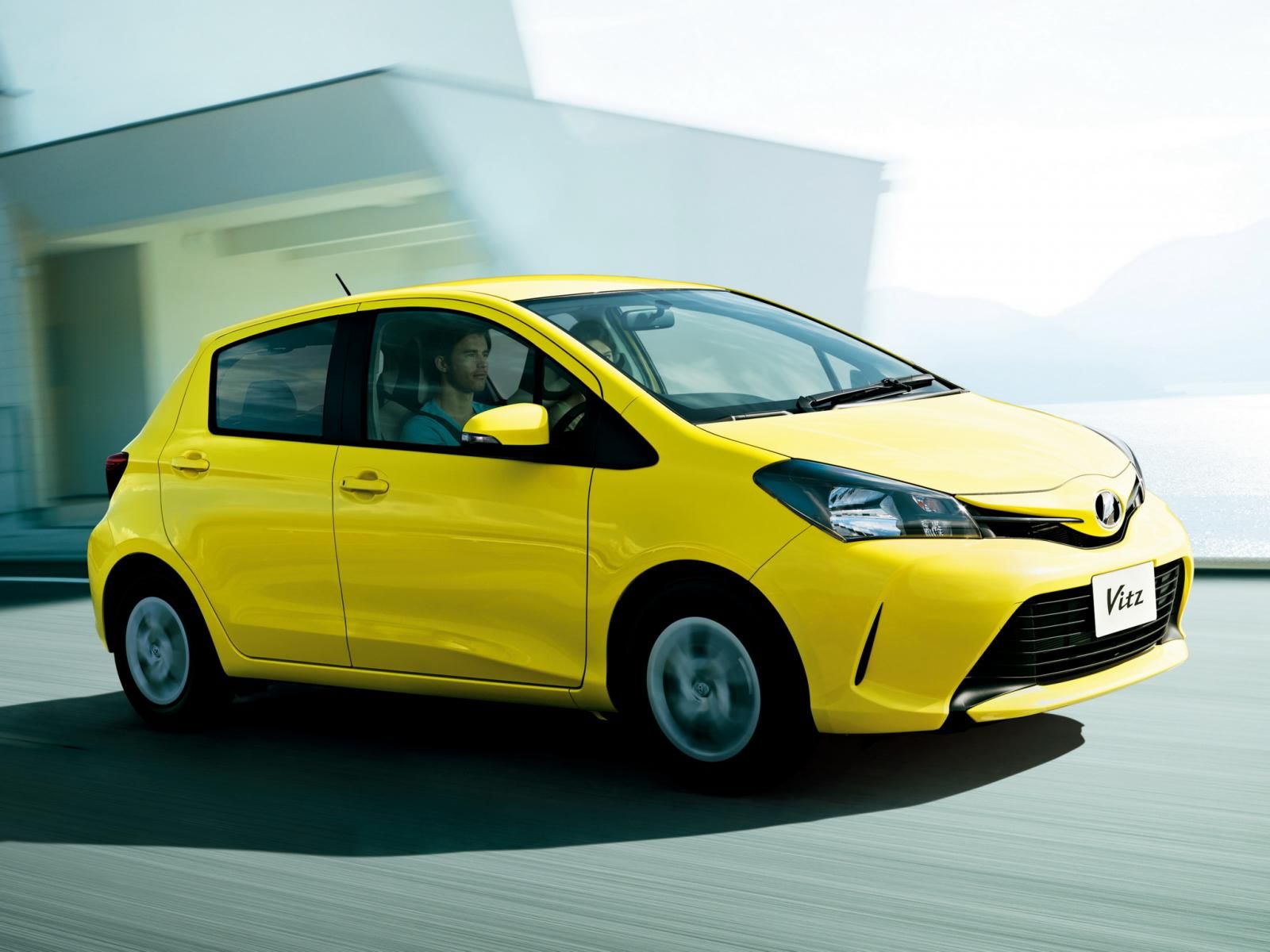 YEN MAKYAJLI TOYOTA YARS 2014 LK RESM GALERS